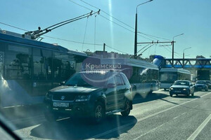 У Севастополі після нічного обстрілу зникло світло, стоять тролейбуси 