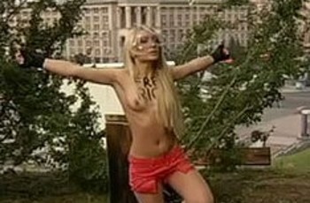Кто стоит за FEMEN?