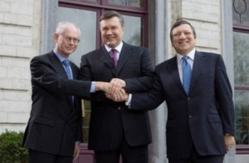 Брюссель погодився на гру Януковича