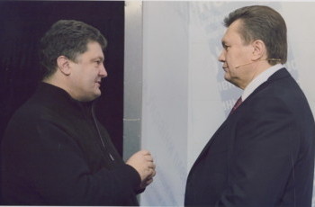 Зачем Порошенко помогает Януковичу?