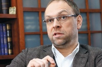 Сергей Власенко: Всех, кто возражает против абсурда, пропихиваемого в Раде, тут же записывают в пособники Путина