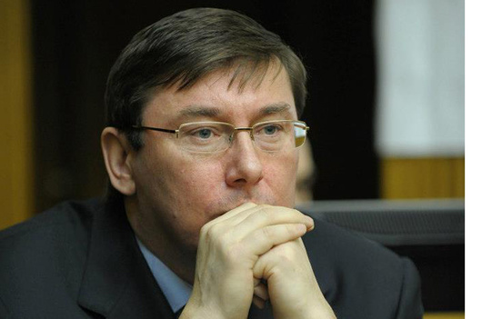 У Раді зареєстровано новий законопроект, що дозволяє Юрію Луценку стати генпрокурором 