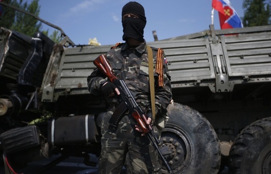 Російсько-терористичні війська на Донбасі посилюють передові позиції