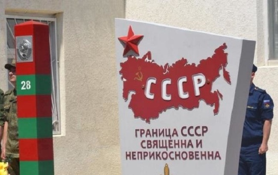 У мережі висміяли відкриття пам'ятника СРСР в окупованому Криму