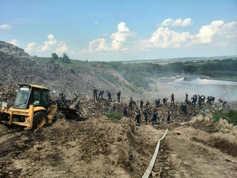 На Львівщині рятувальники відновили пошуки останнього зниклого під завалами