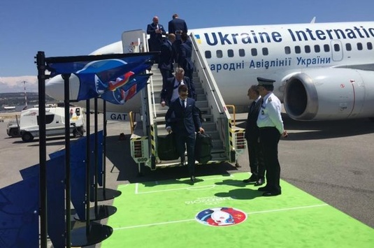 Збірна України прилетіла у Францію на Євро-2016