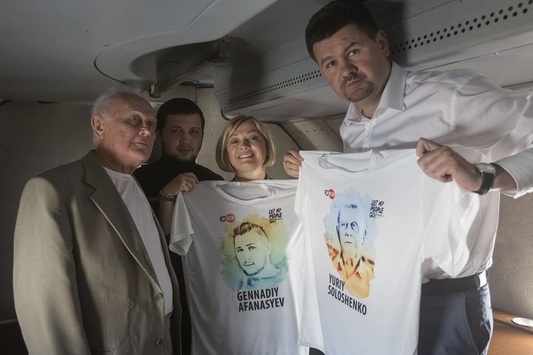 Літак з Афанасьєвим і Солошенком приземлиться в Києві орієнтовно о 17:40
