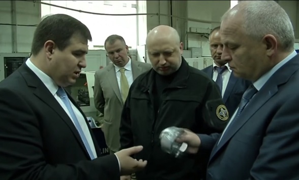 Турчинов має намір залучити до виробництва боєприпасів 800 підприємств 