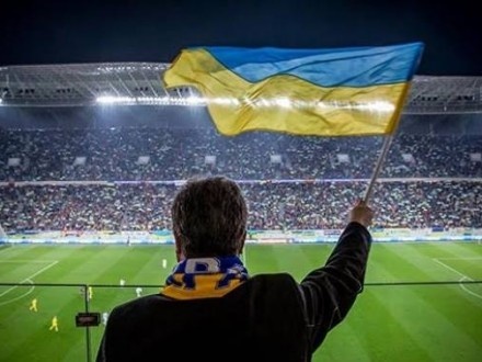 Порошенко прийшов на матч підтримати українську збірну 