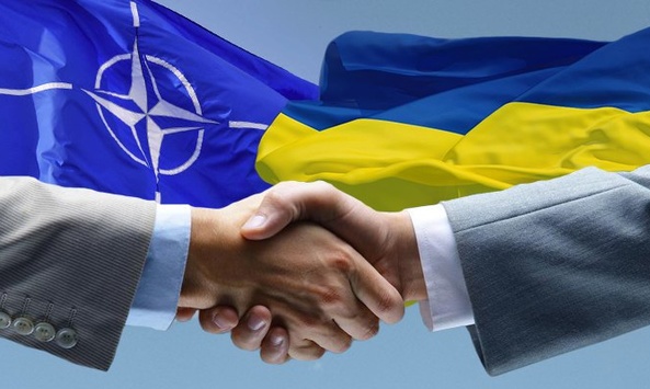 НАТО допоможе Україні боротися з російською агресією та гібридною війною 