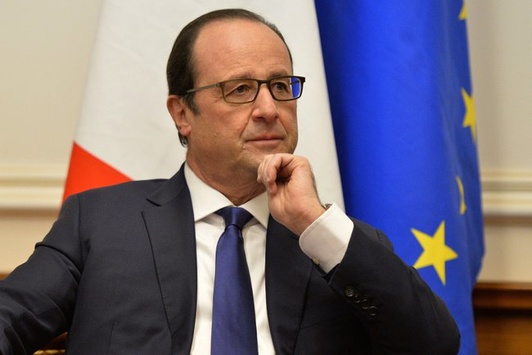 Олланд терміново скликав Раду міністрів і звернеться до французів