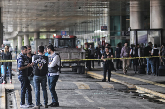 Теракт в аеропорту Стамбула влаштували громадяни Росії, Узбекистану та Киргизії - ЗМІ