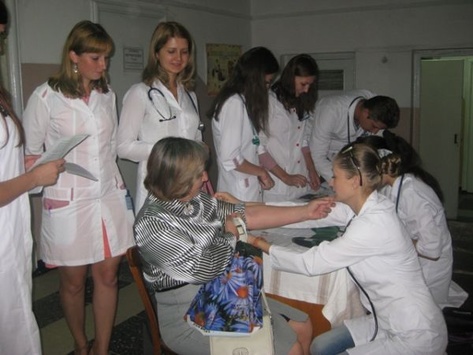 В Україні є медуніверситети, де половина інтернів не склали іспит