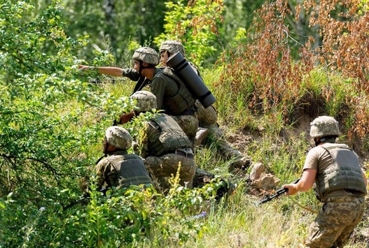 Як британські інструктори допомагають українськими десантникам вдосконалювати бойову майстерність