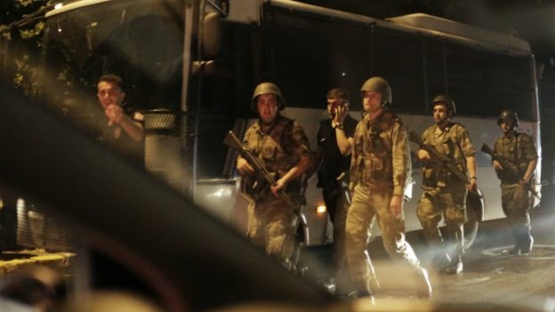 У Туреччині арештовані ще 99 причетних до спроби перевороту