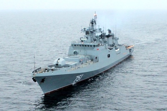 Біля Латвії знову помітили військовий фрегат РФ 