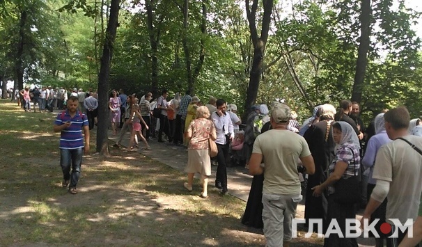 На Володимирську гірку прибули близько 4,5 тис. вірян