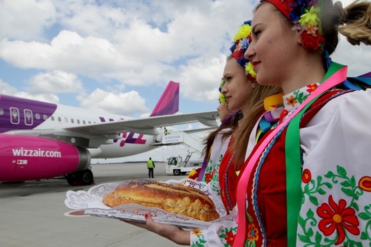 Дешеві авіаподорожі. Чи варто вірити обіцянкам чиновників про прихід в Україну лоукостів?