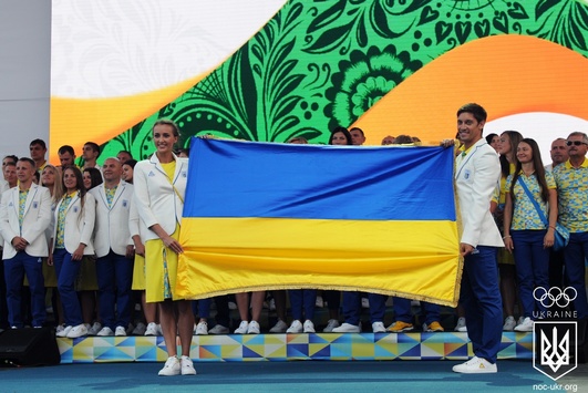 В Олімпійському селищі піднято прапор України