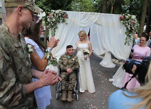Як Ющенко одружився. Весілля воїна АТО у львівському шпиталі