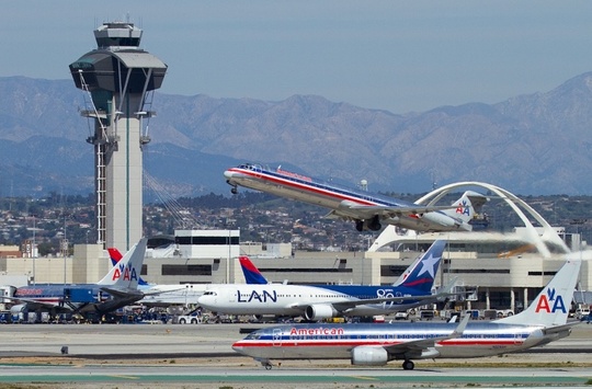 Через стрілянину закрито частину аеропорту Лос-Анджелеса