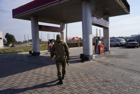 Путінська нафтова компанія забезпечує паливом бойовиків на Донбасі, - розвідка 