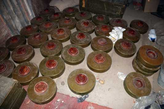 На Донеччині поліція вилучила арсенал боєприпасів і протитанкових мін