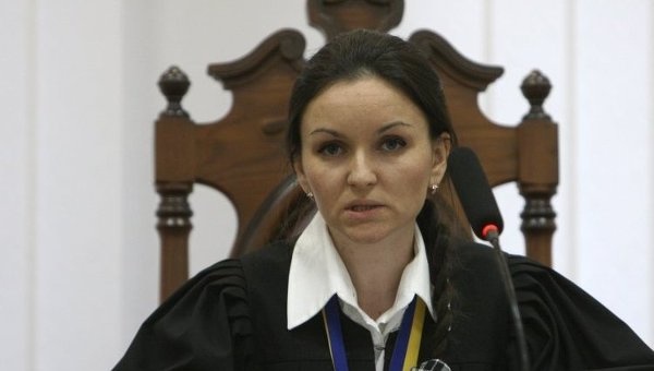 Вища рада юстиції просить Порошенка звільнити скандальну суддю Царевич
