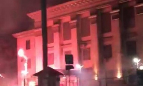 У Києві атакували посольство РФ; невідомі запускали в будівлю салюти, - ЗМІ