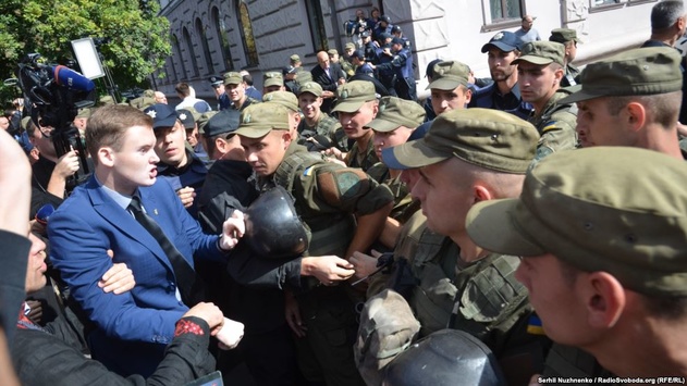 Поліція відкрила 2 кримінальні провадження на виборах у дипустановах Росії в Україні