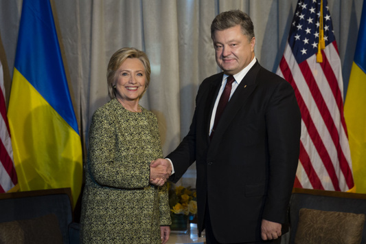 Порошенко подякував Гілларі Клінтон за підтримку України