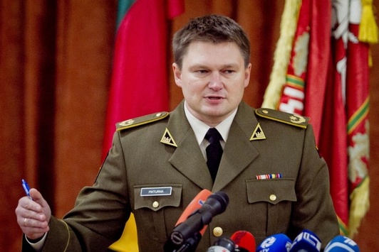 Литва відкликала військового аташе з Росії через його шлюб з кримчанкою