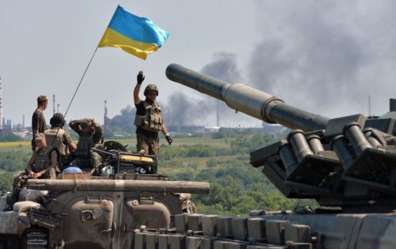 Міністр оборони розповів німцям, що перемир'я на Донбасі досі немає