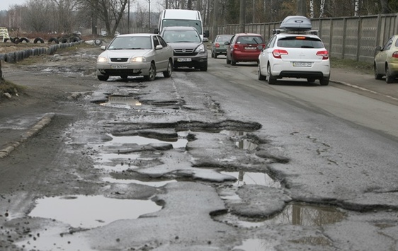 Україна увійшла до ТОП-5 країн з найгіршими дорогами в світі