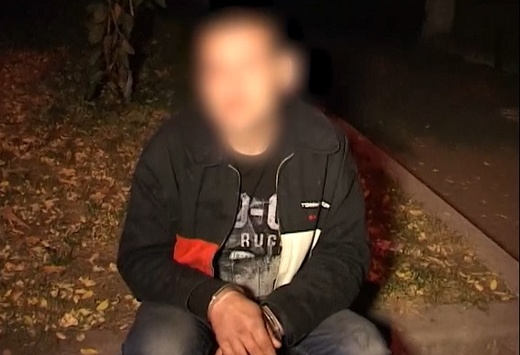 У Києві чоловік з ножем пограбував головреда одного з телеканалів 