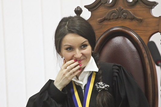 Скандальна суддя Царевич передумала позиватися до Порошенка 