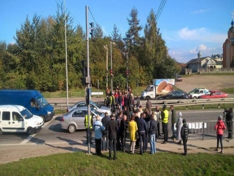 На Львівщині протестувальники перекрили трасу Київ-Чоп