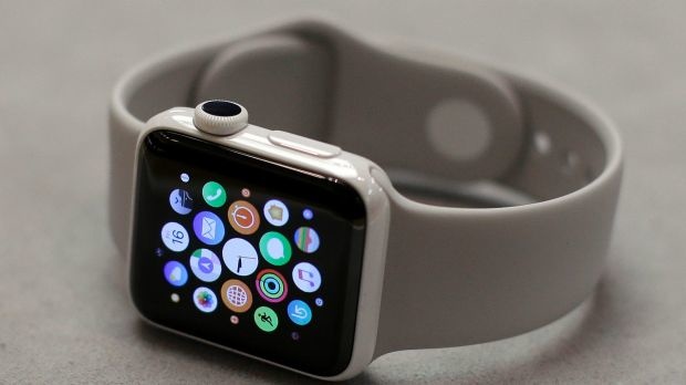 В Британії міністрам заборонили носити Apple Watch через російських хакерів