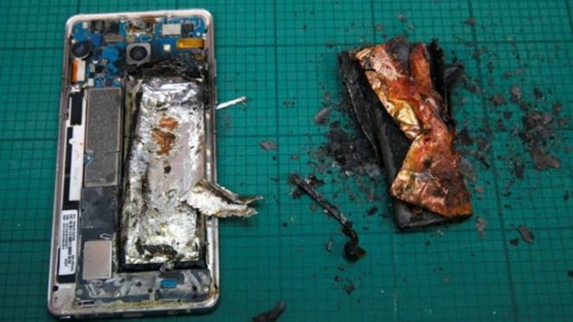 Самсунг знову відкликає вибухонебезпечний Galaxy Note 7 