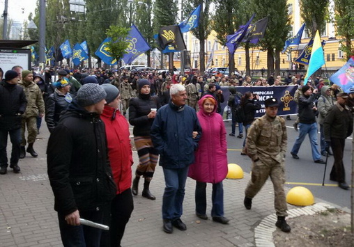 Під час Маршу слави героїв у Києві активіст напав на поліцейського 