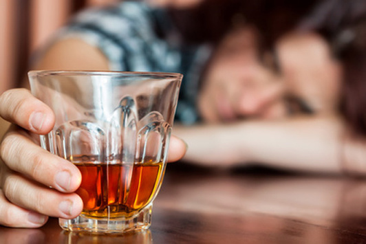 В Україні від отруєння алкоголем померло 65 людей