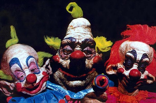 «Банда клоунів» тепер лякає людей в Австрії
