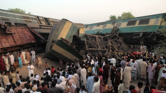 Залізнична катастрофа в Пакистані: кількість жертв зросла до 17