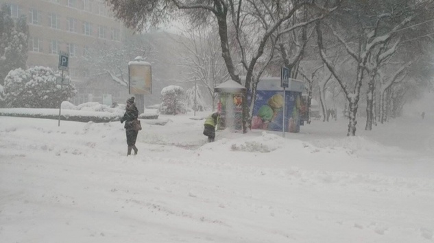 «Укравтодор» просить водіїв надсилати фото засипаних снігом доріг