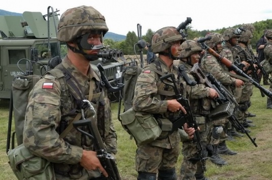 Польща розмістить війська на кордонах з Україною 
