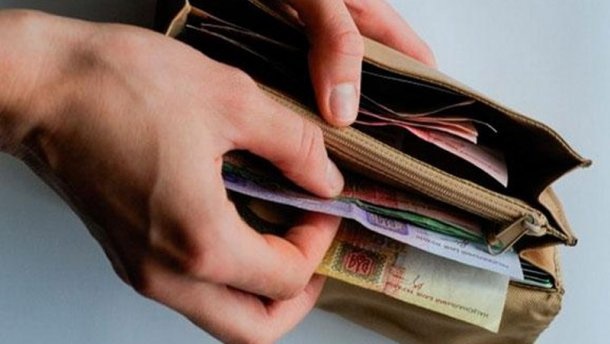 Мінімальна зарплата в 3200 грн: на руки українці отримуватимуть лише 2500