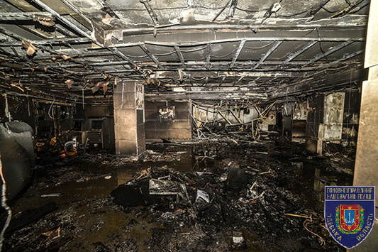 Невідомий підпалив торговельний центр в Одесі: є потерпілі