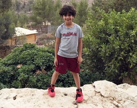 Неймовірне відео: як 9-річний хлопчик врятував молодшого брата від падіння з висоти