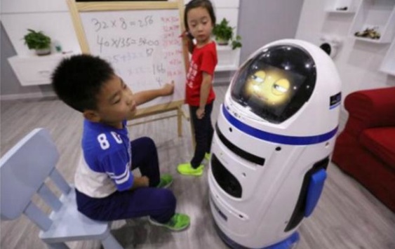У Китаї робот напав на людину 