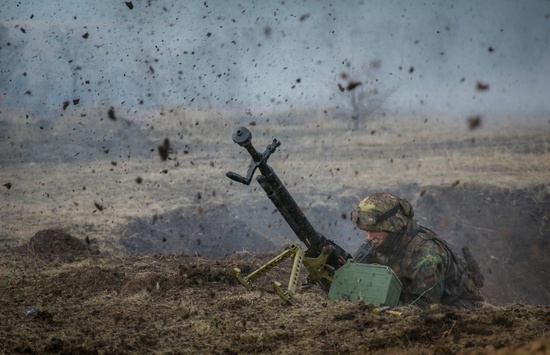 АТО: бойовики гатять по Широкиному з танка й забороненої зброї